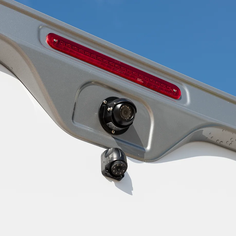 Single 360° reversing camera (select models only)