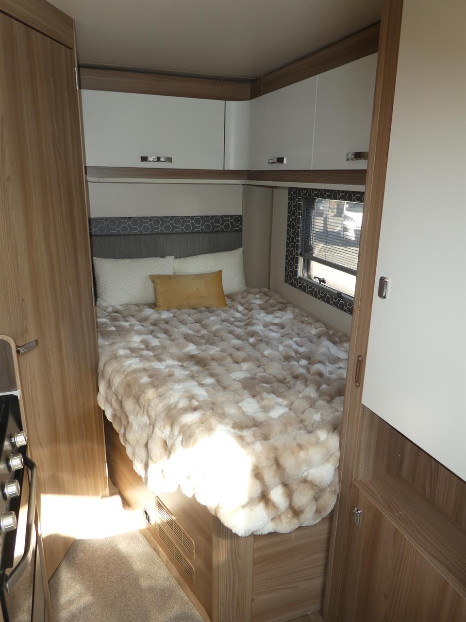 200058ed-0381-4b91-9abe-84f9759ef2b5-8