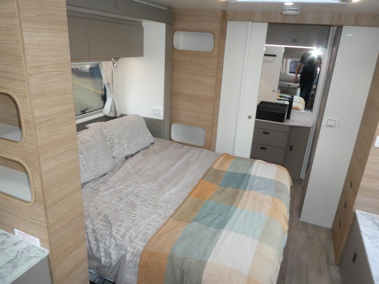 278bad57-fdd5-4f60-9ef7-8d3619682d9b-11