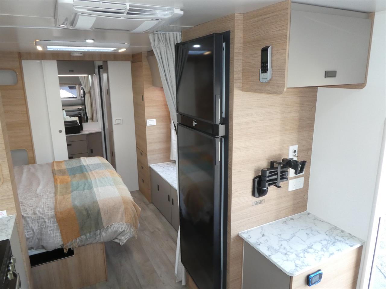 278bad57-fdd5-4f60-9ef7-8d3619682d9b-12