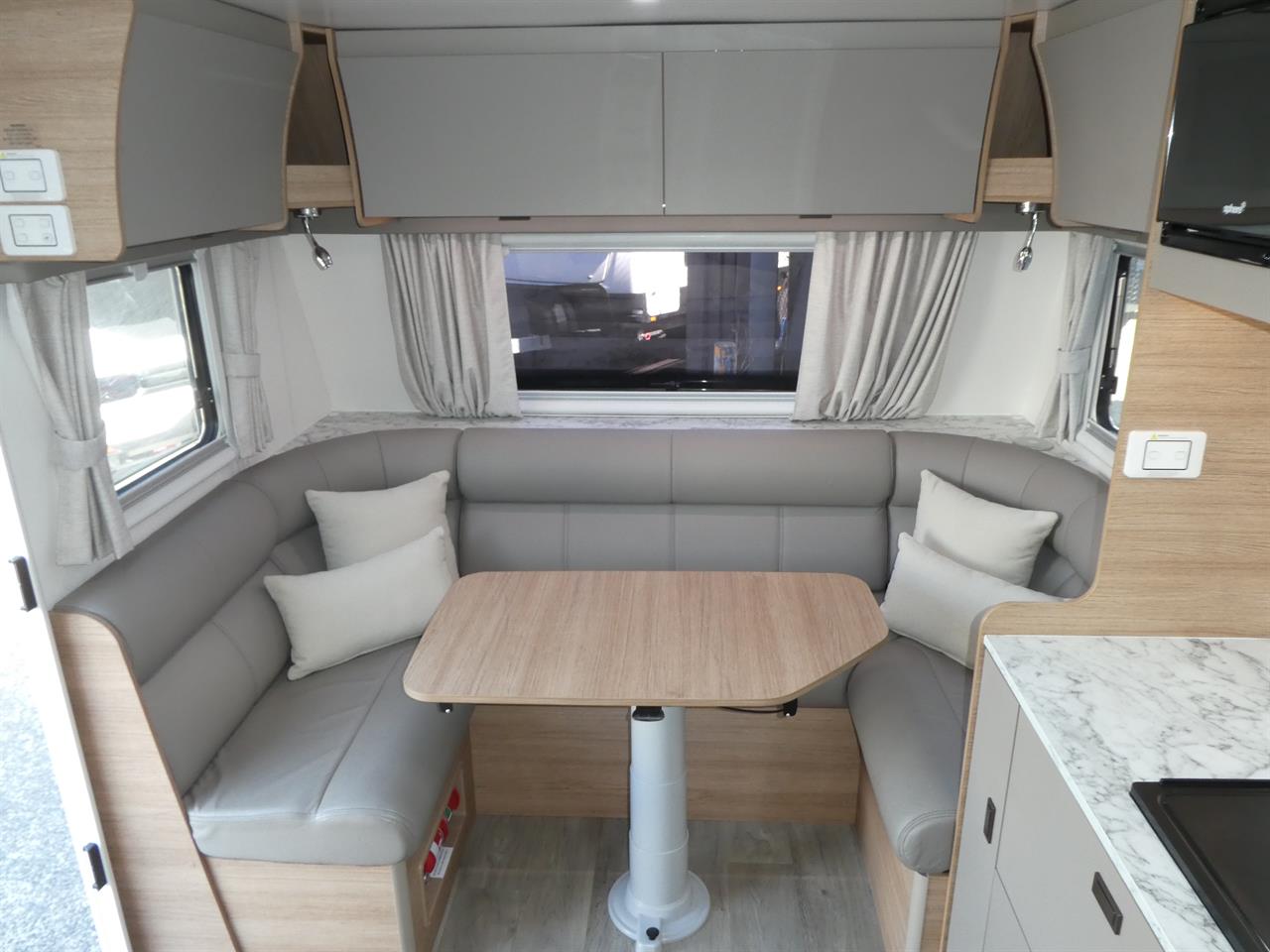 278bad57-fdd5-4f60-9ef7-8d3619682d9b-7