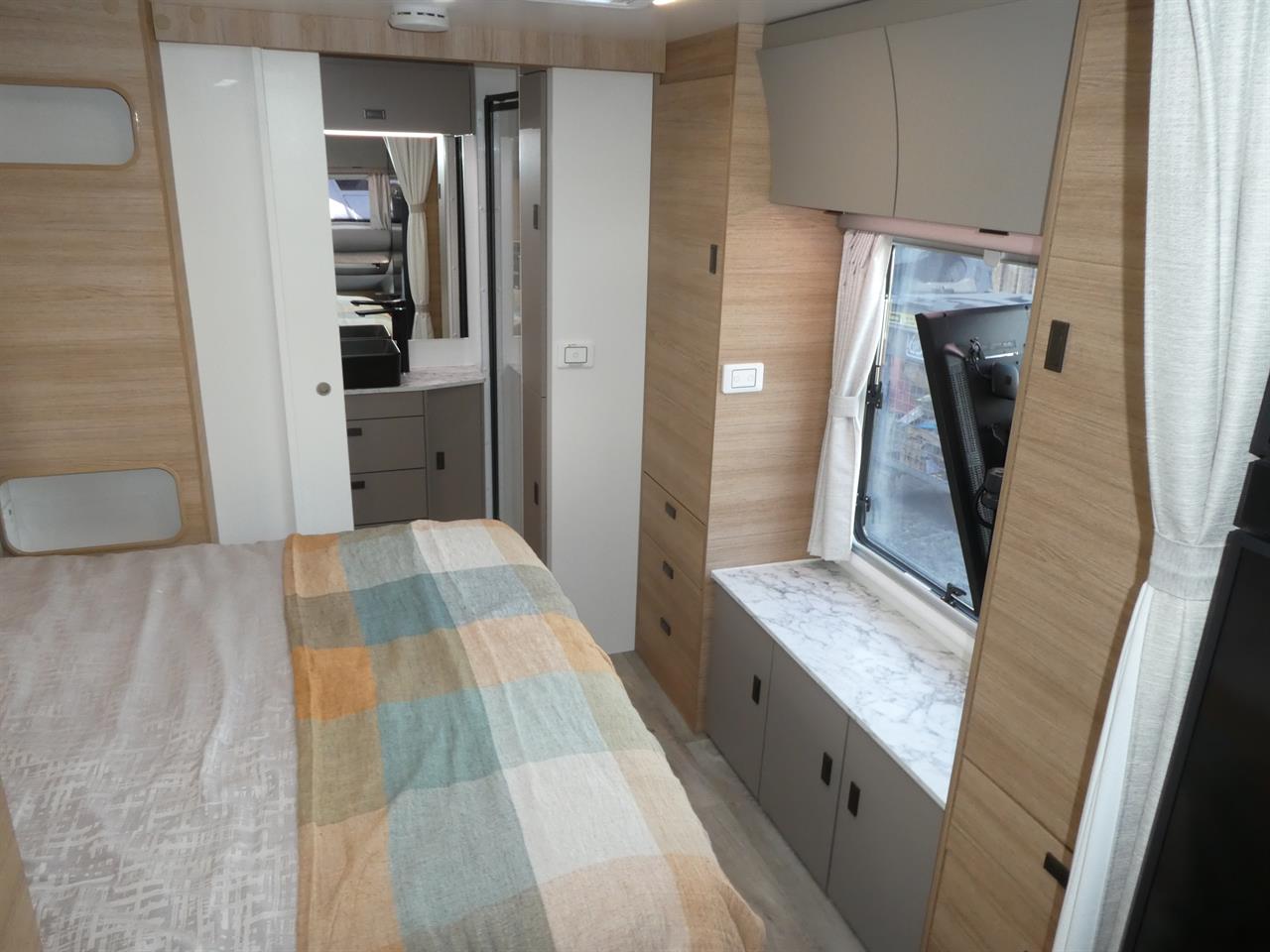 278bad57-fdd5-4f60-9ef7-8d3619682d9b-8