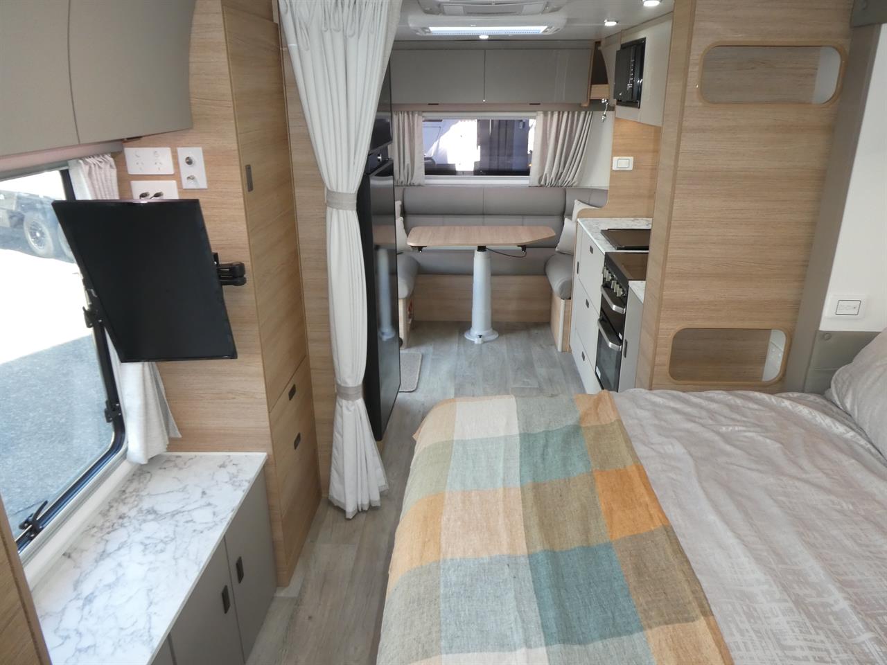 278bad57-fdd5-4f60-9ef7-8d3619682d9b-9