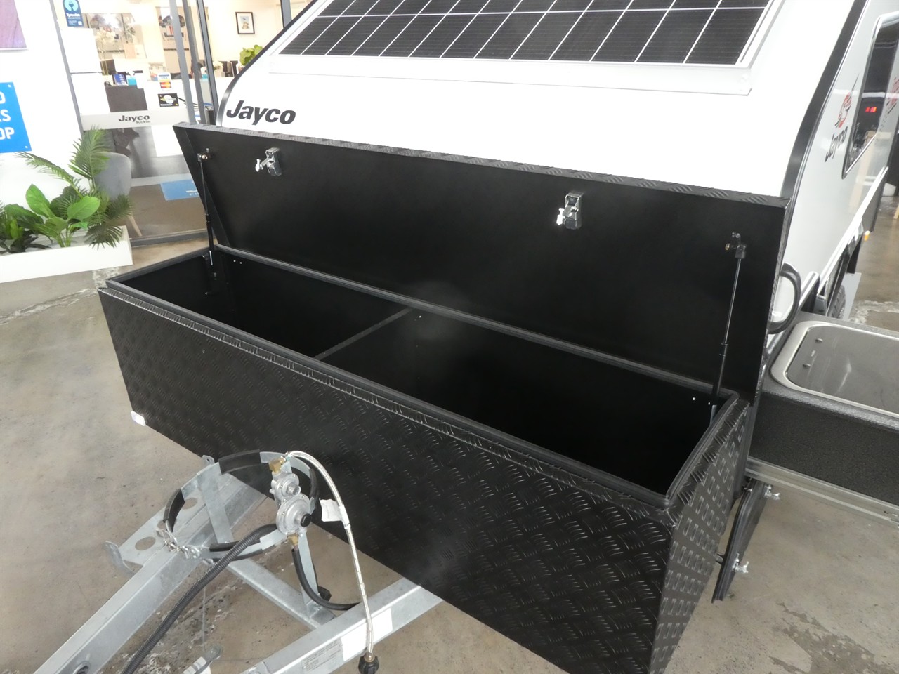 328a4f05-9d47-46da-a063-f3ae95c1b10c-4