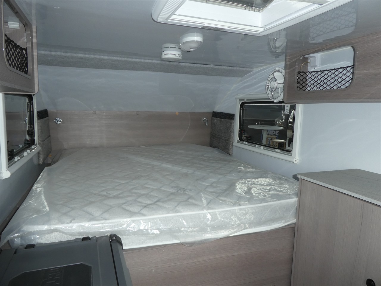 328a4f05-9d47-46da-a063-f3ae95c1b10c-7