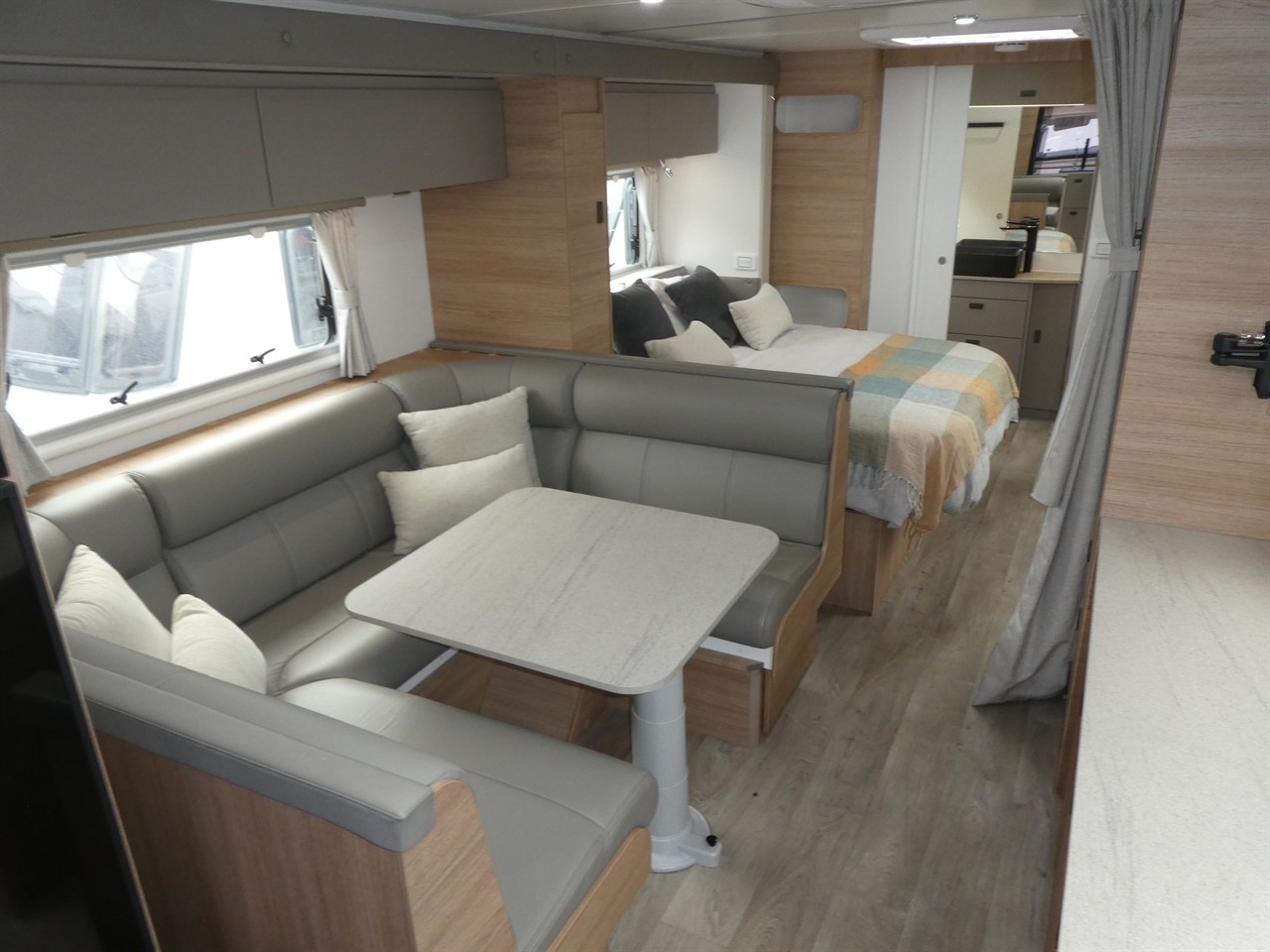 3f5155c0-92f5-4391-b765-df3b8767af24-11