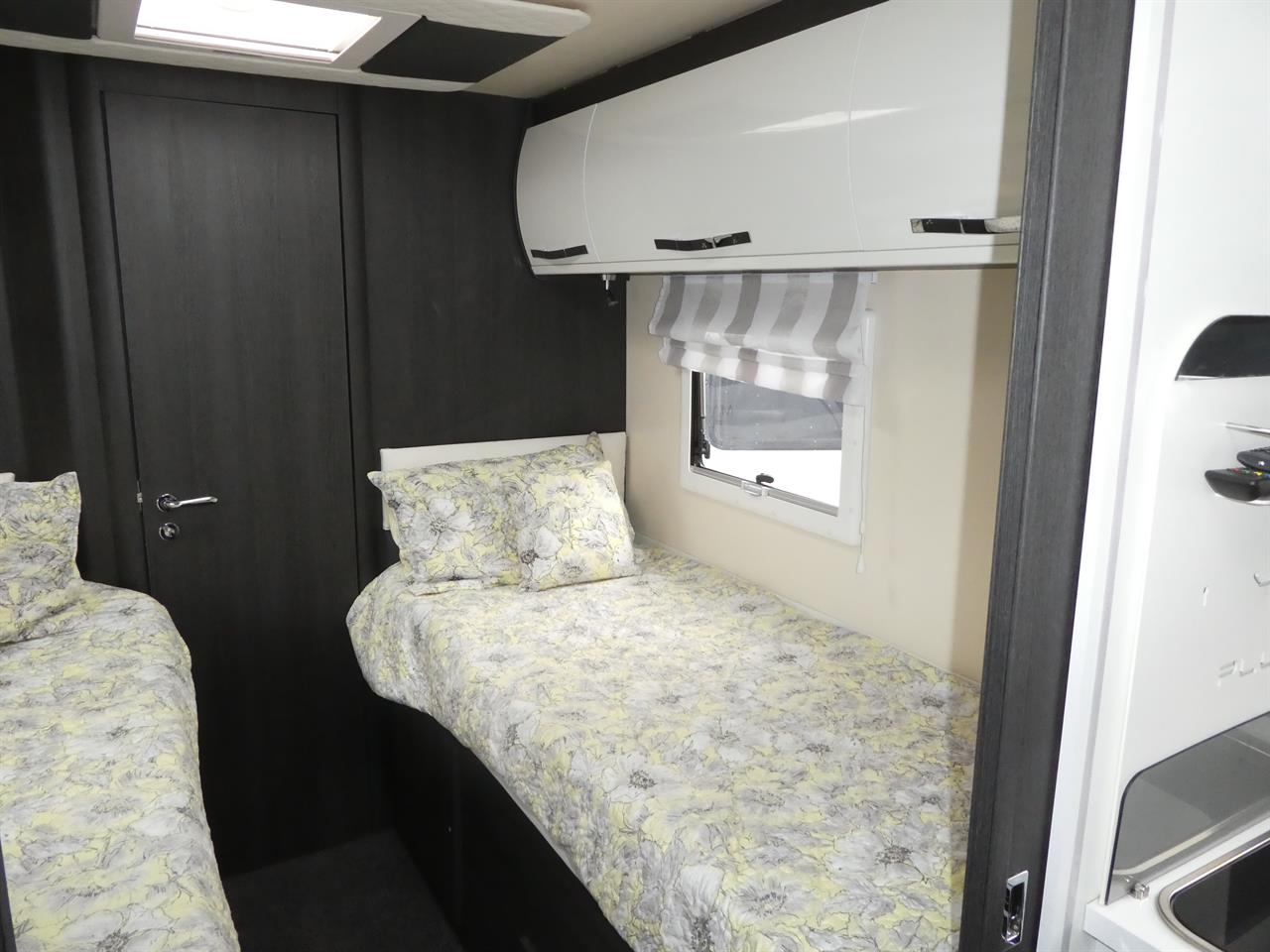 4daa8c90-9d07-4b5e-8c9e-6fae7413a69f-11