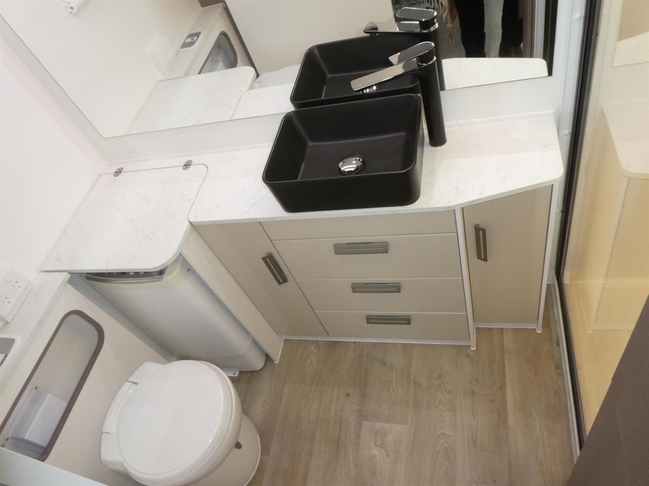 511798ea-4bc3-48e6-9866-ccfbf756cc1d-10