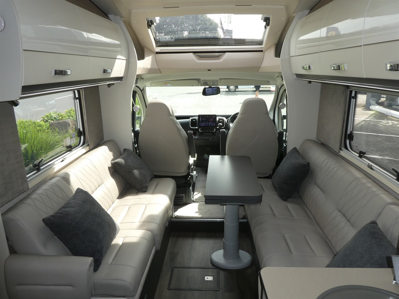 55c88997-9fd5-4cf7-b234-9769ecc1cacf-5