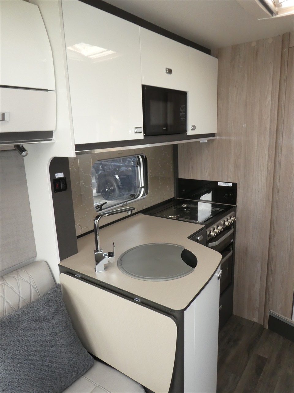 55c88997-9fd5-4cf7-b234-9769ecc1cacf-7