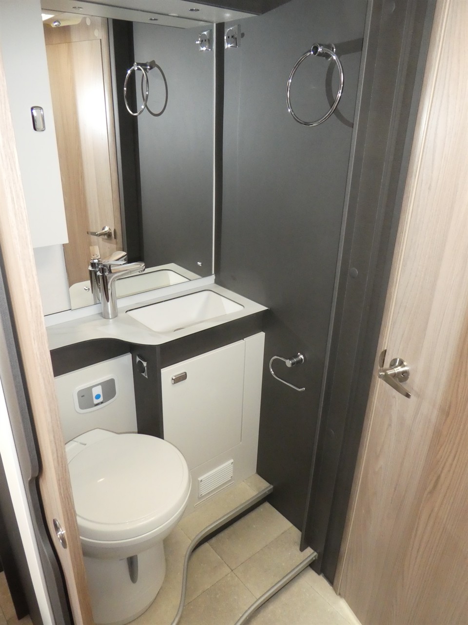 55c88997-9fd5-4cf7-b234-9769ecc1cacf-8