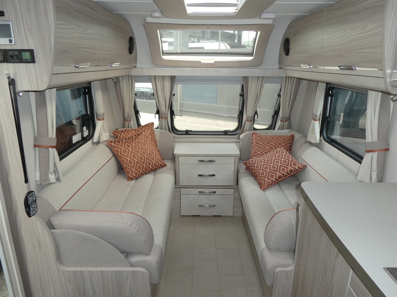 7c41c609-1438-44c0-82a4-1fe002c95f79-4