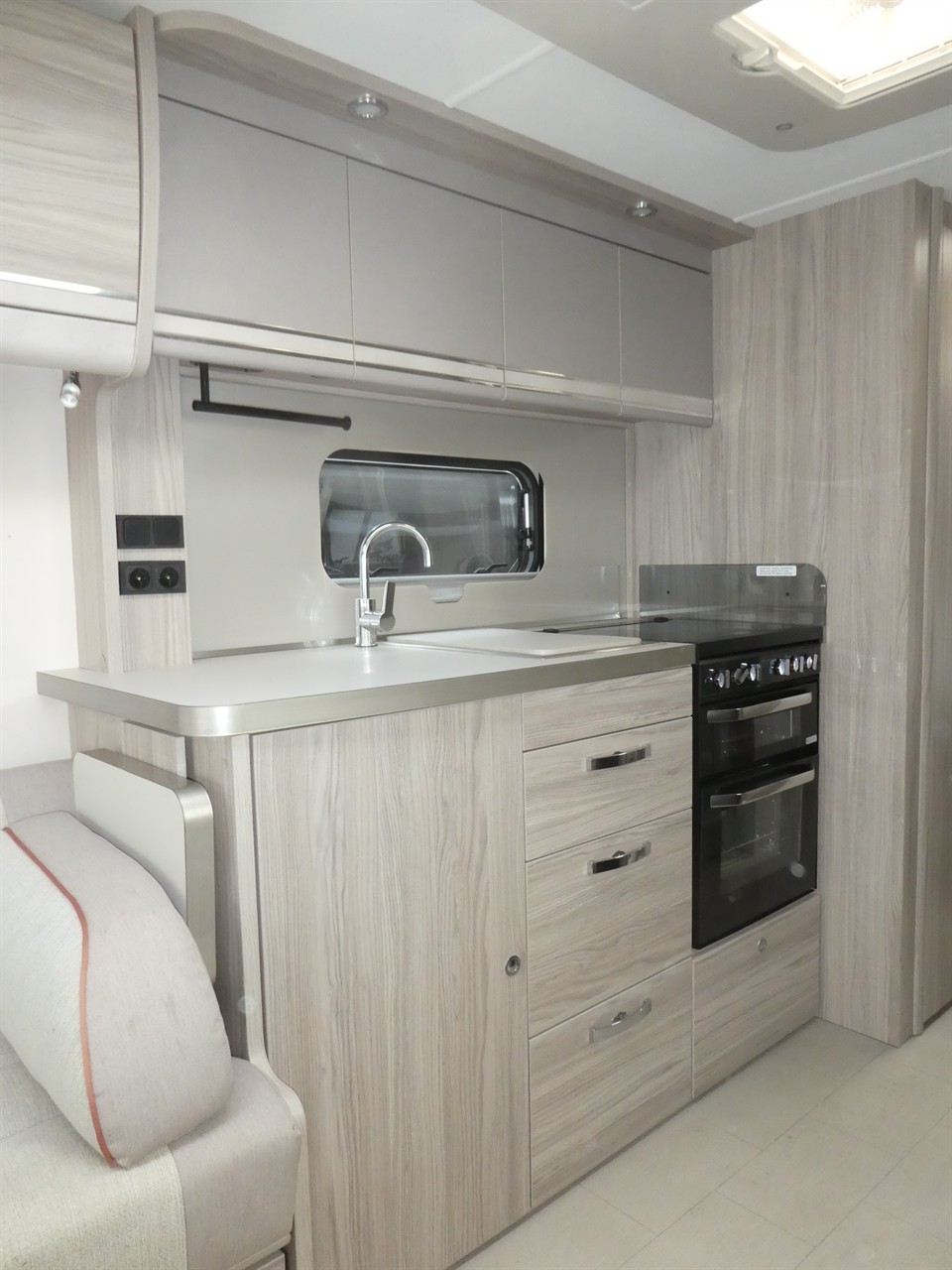 7c41c609-1438-44c0-82a4-1fe002c95f79-9