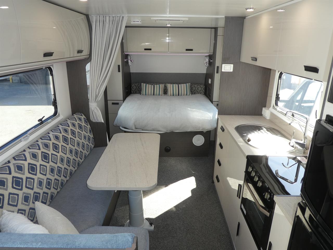 7ea644c2-77bd-4b5f-9b19-e78a95f59a3c-4