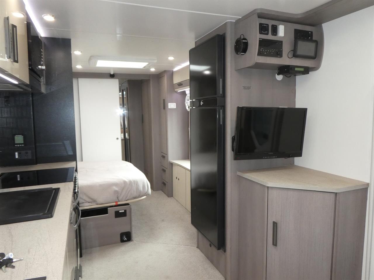 805f6167-6d82-4430-a4da-208fbc166b49-11