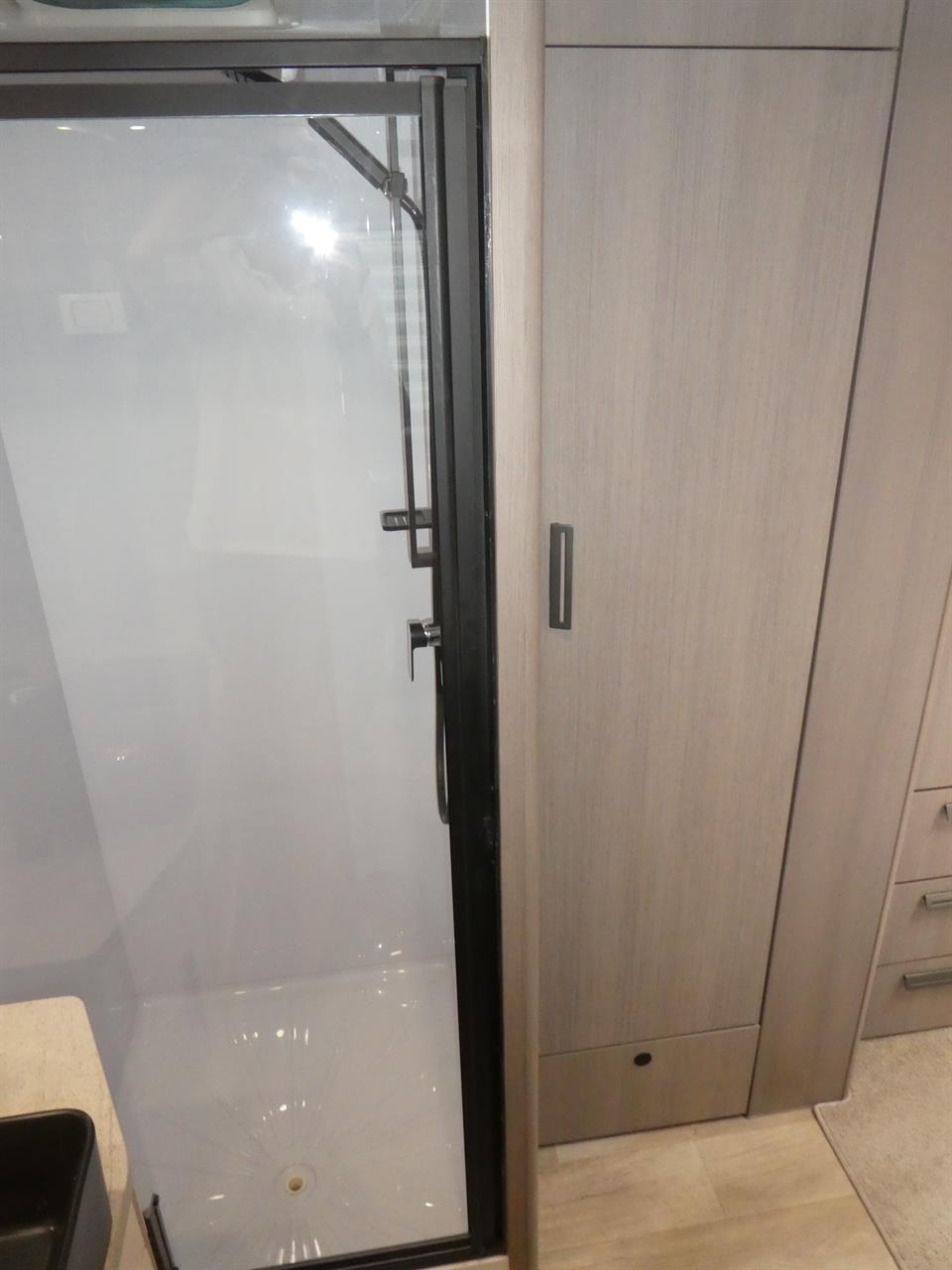 805f6167-6d82-4430-a4da-208fbc166b49-12