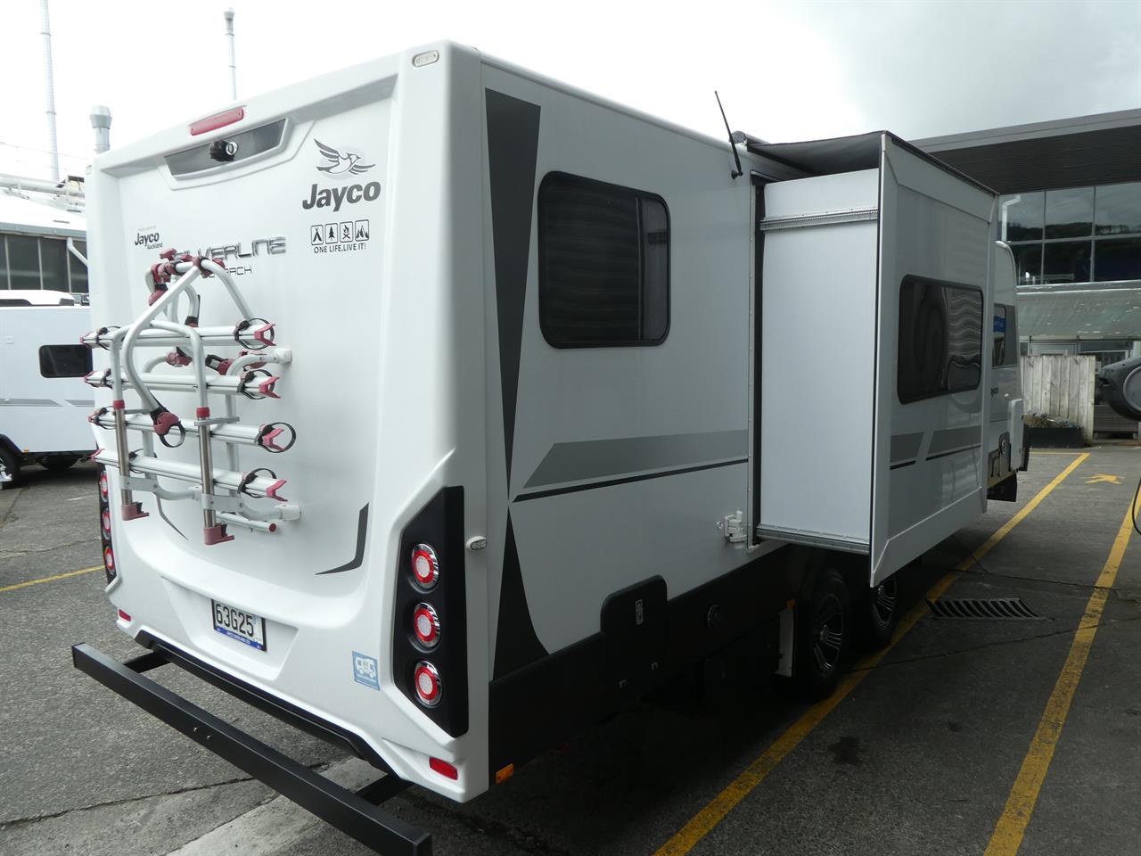 805f6167-6d82-4430-a4da-208fbc166b49-3