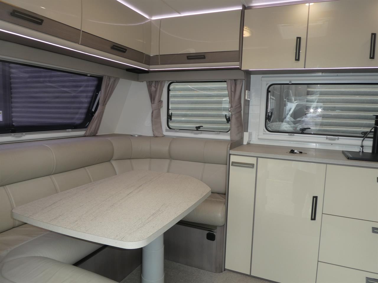 805f6167-6d82-4430-a4da-208fbc166b49-5