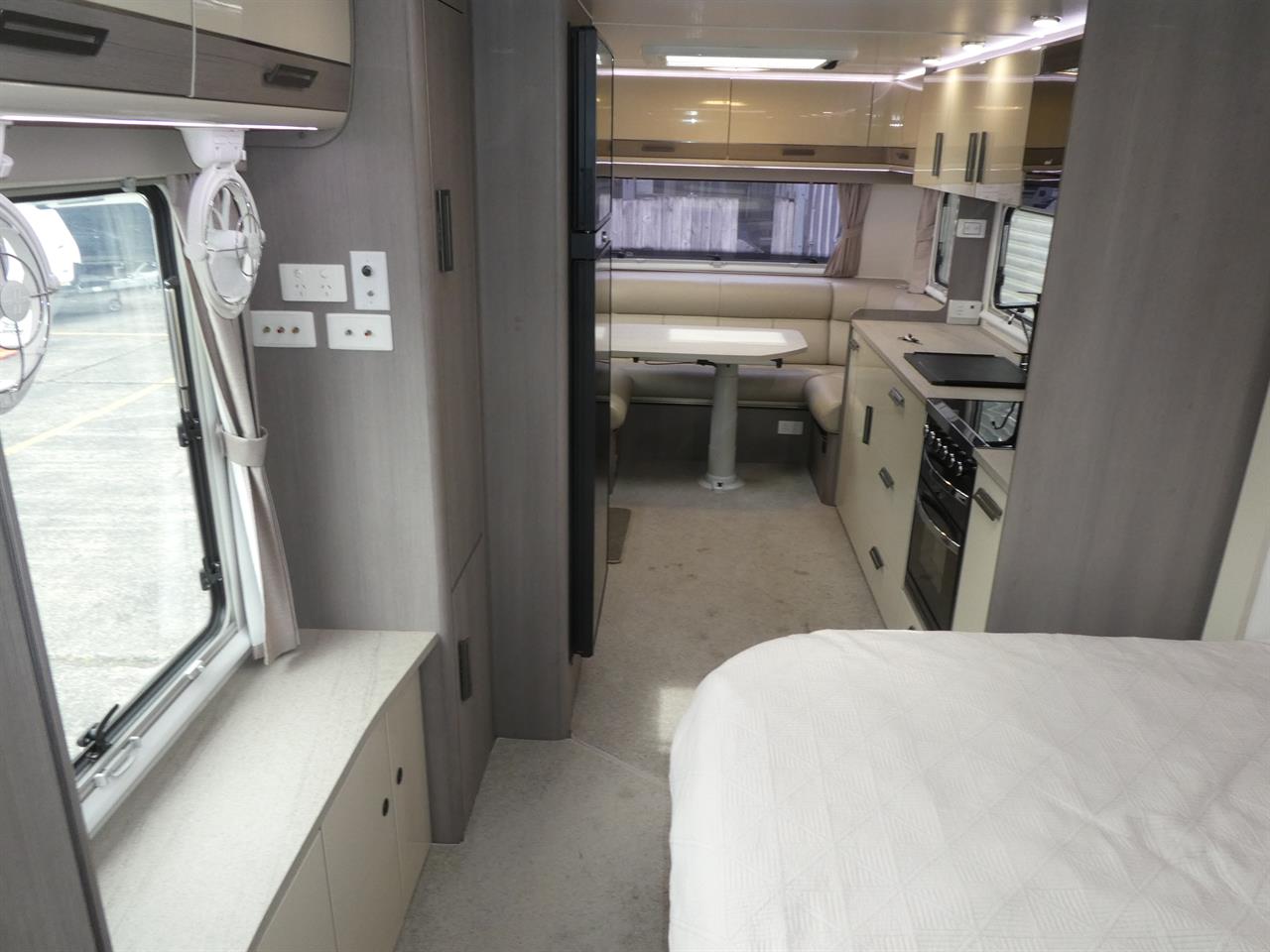 805f6167-6d82-4430-a4da-208fbc166b49-7