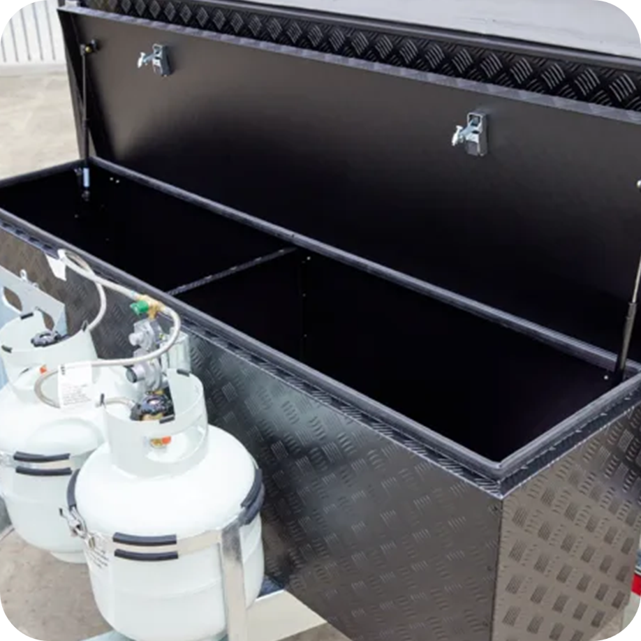 Large top opening front toolbox and 9kg gas bottle (Outback only)