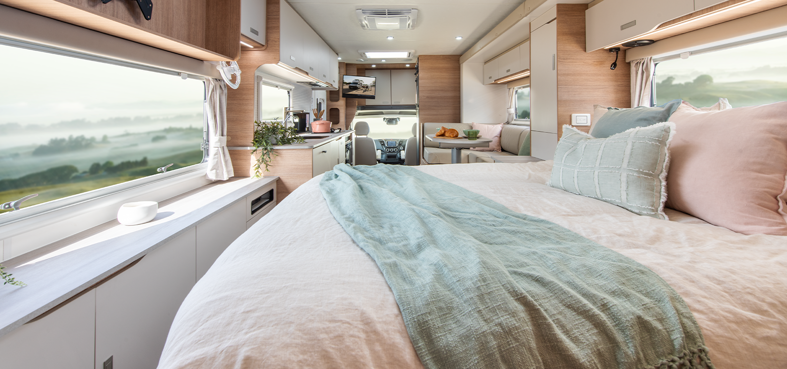 Motorhome-Signature-IV.29-5-internal_5-sm-1773288102