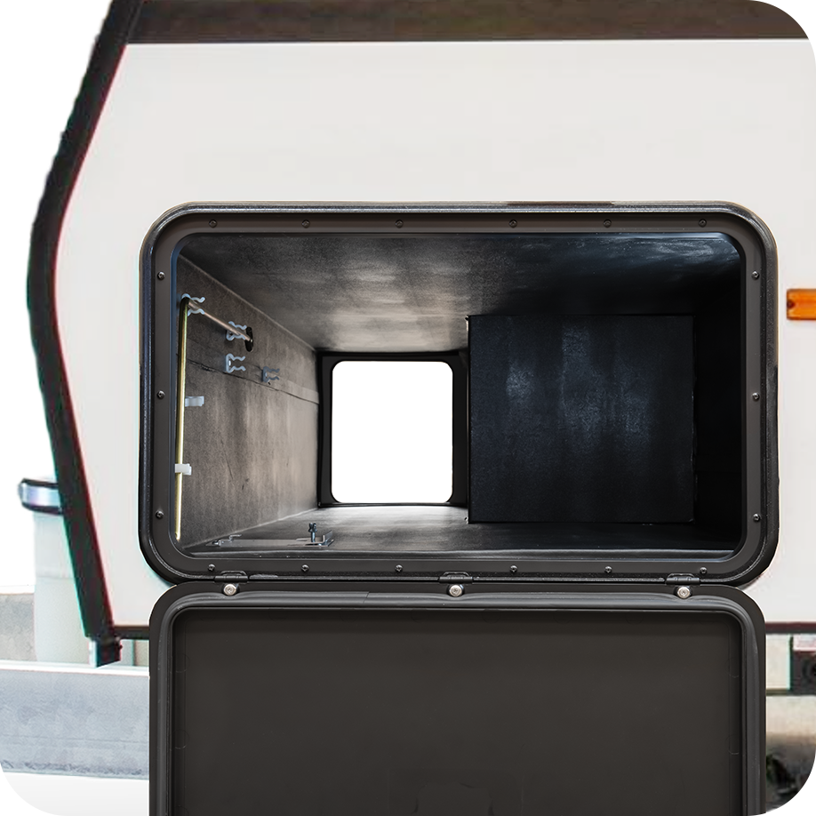 Large tunnel boot with access on both sides