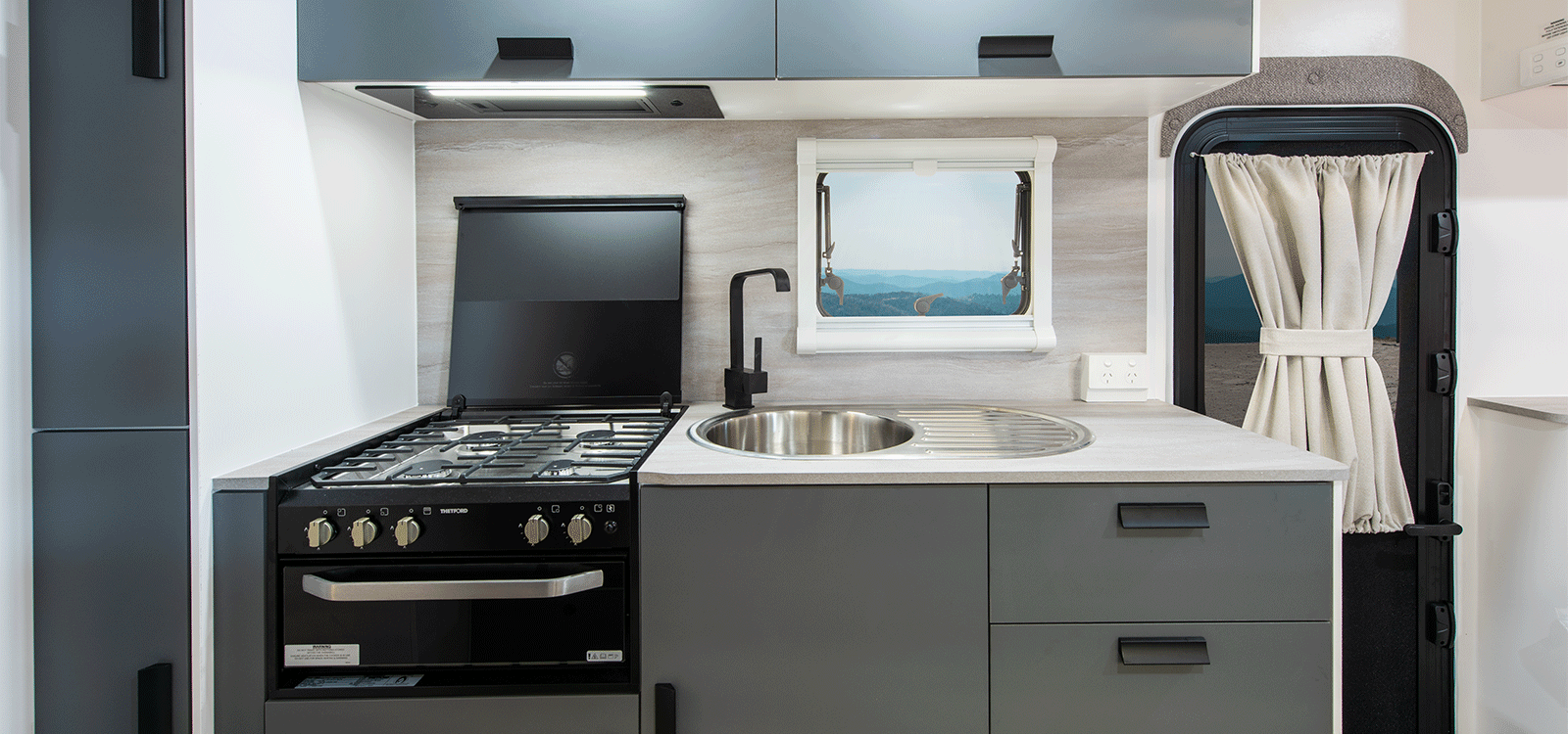 Starcraft-CV-Internal-Kitchen-sm-1764905846