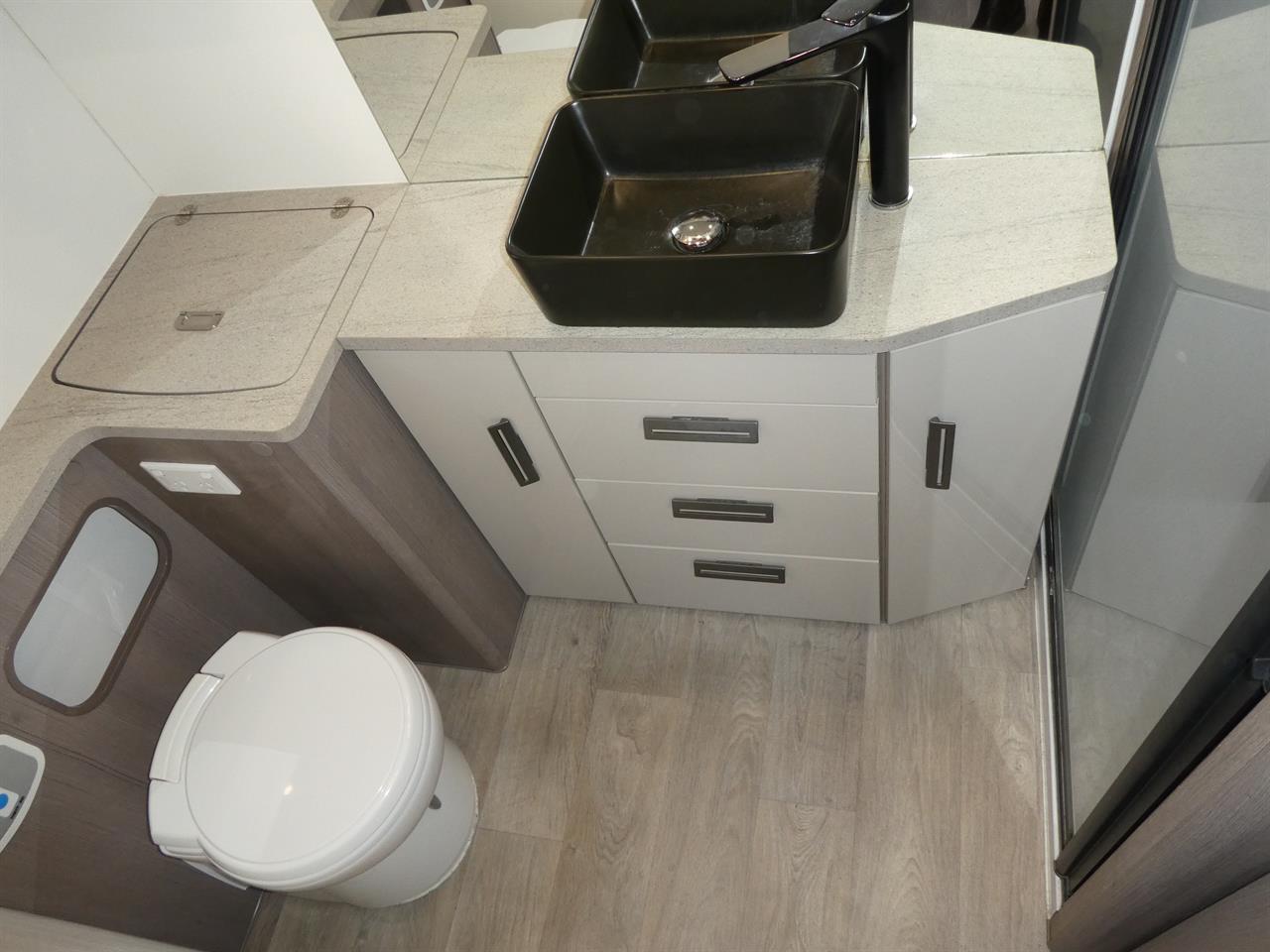 cce696a6-ff1e-446e-a9e9-06951e188e8d-13