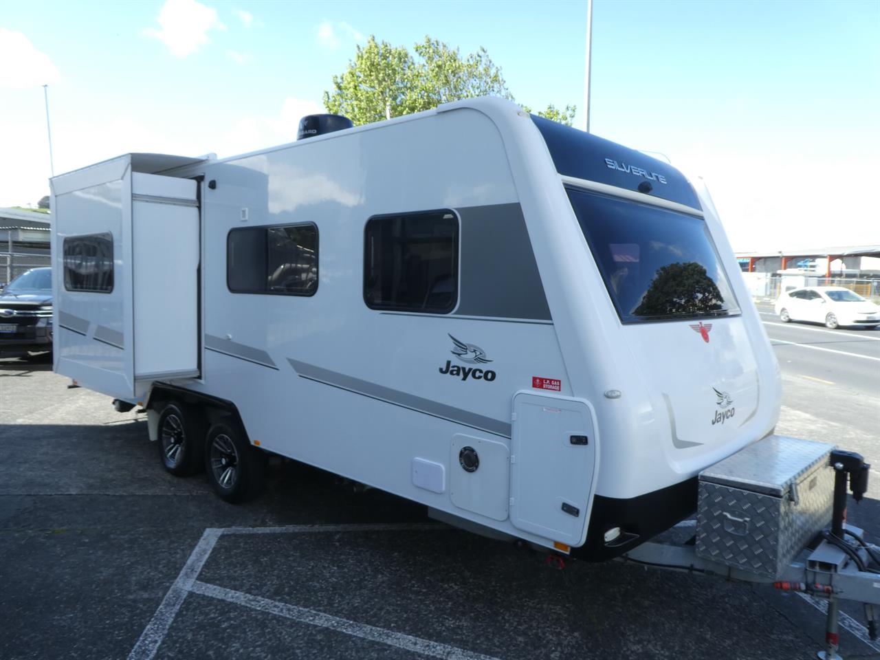 cce696a6-ff1e-446e-a9e9-06951e188e8d-3