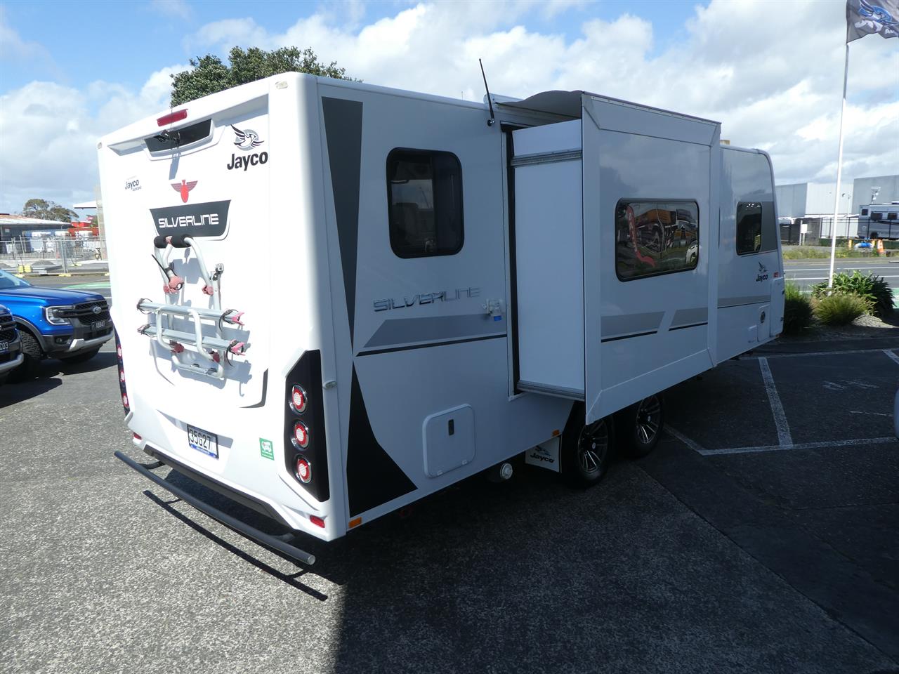 cce696a6-ff1e-446e-a9e9-06951e188e8d-4