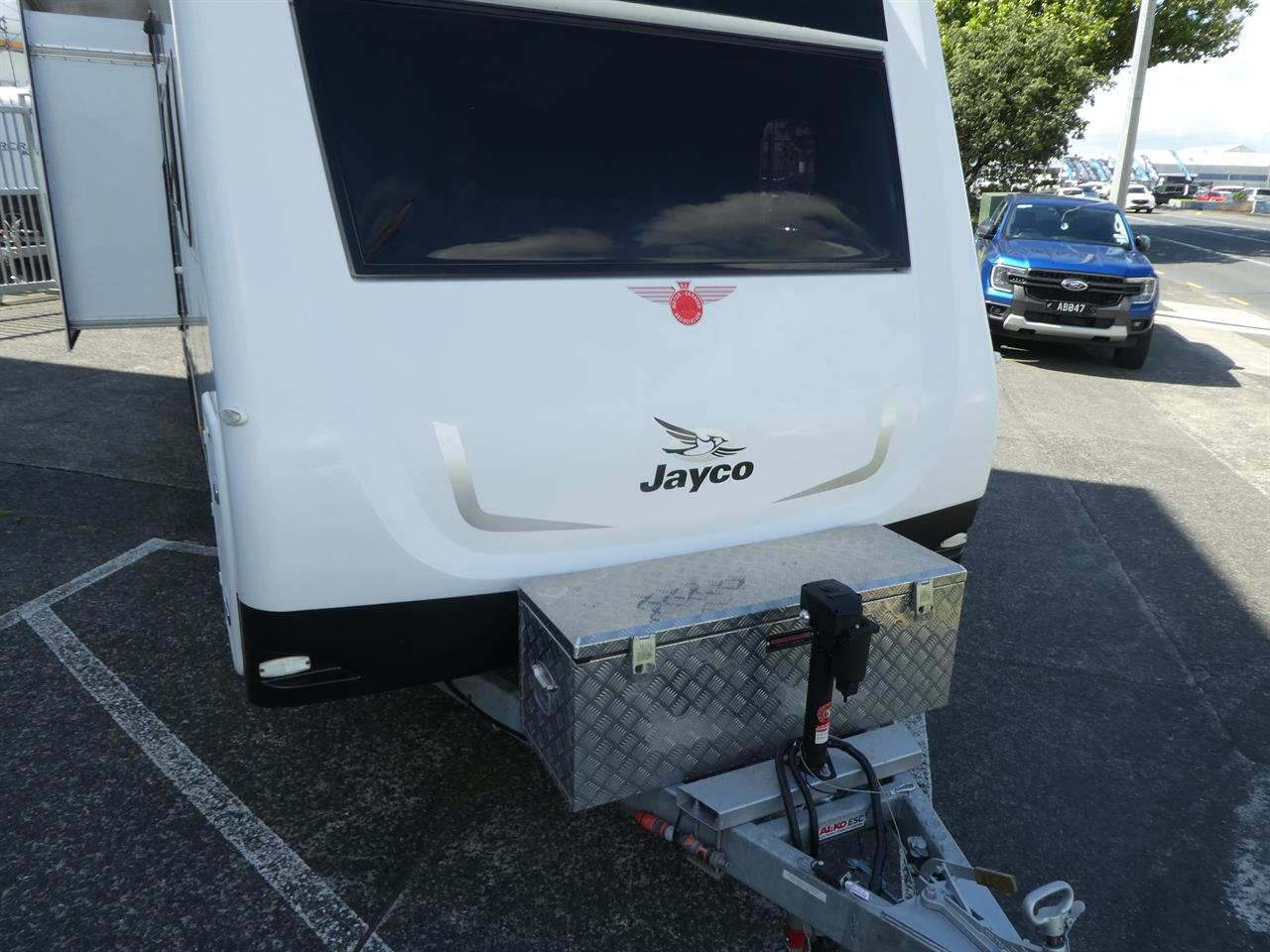 cce696a6-ff1e-446e-a9e9-06951e188e8d-5