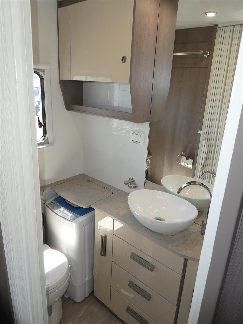 d66d9f02-6ef3-4987-b013-c23ef8fb0a19-8