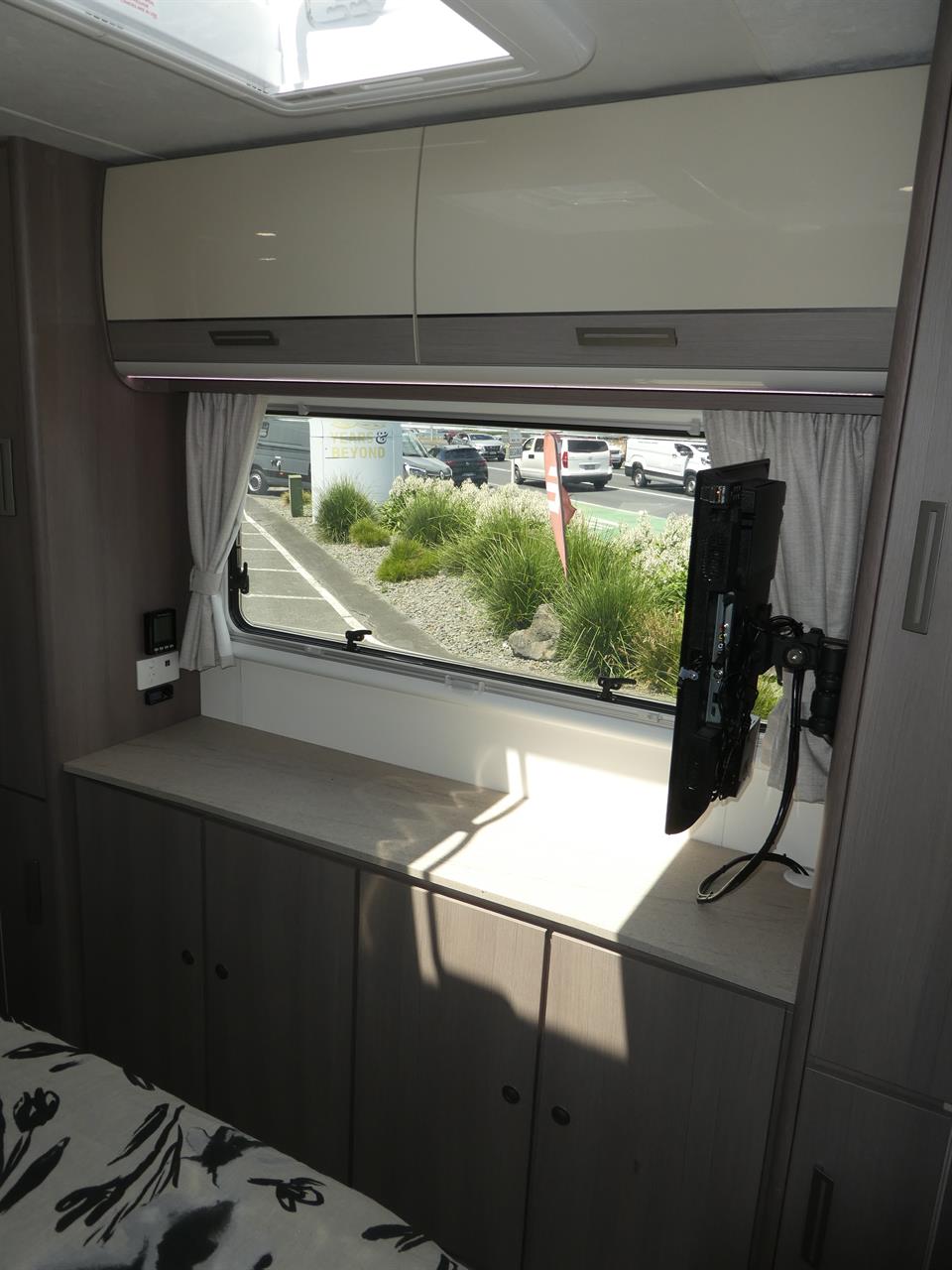 d66d9f02-6ef3-4987-b013-c23ef8fb0a19-9